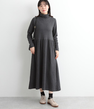 接結カットソータートルネックワンピース(チャコール-L)