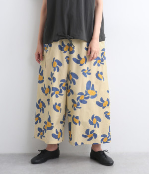 フラワープリントイージーフレアパンツ(ベージュ-ONESIZE)