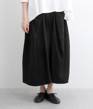 レーヨンナイロンツイルタックフレアボリュームパンツ(ブラック-ONESIZE)