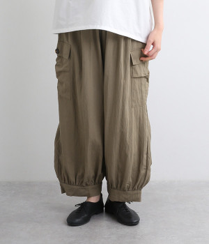 レーヨンナイロンツイルタックカーゴパンツ(グレージュ-ONESIZE)