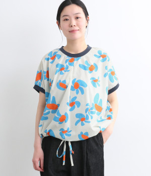 フラワープリント裾絞りボックスプルオーバー(オフホワイト-ONESIZE)