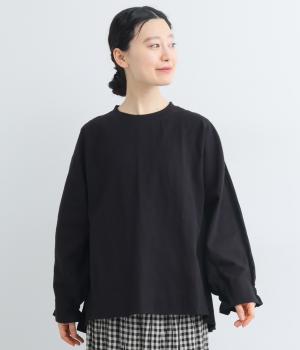 スラブ度詰め天竺後ろ布帛袖ゴムギャザーフレアプルオーバー(ブラック-F)