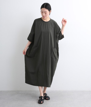 レーヨンナイロンツイルコクーンワンピース(チャコール-ONESIZE)