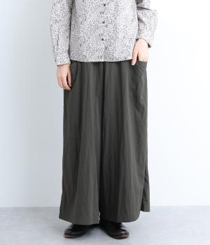 レーヨンナイロンツイルタックフレアパンツ(チャコール-F)