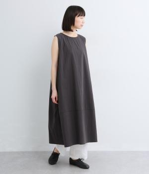 コットンナイロン　ノースリーブコクーンワンピース(ブラック-F)
