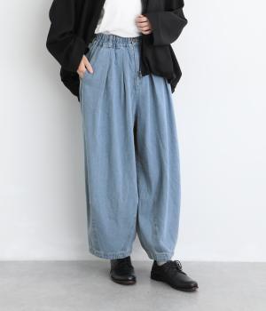 デニムタックワイドパンツ（ブリーチ・F）