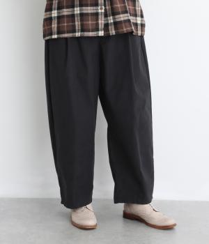 裾タックパンツ（ブラック・F）