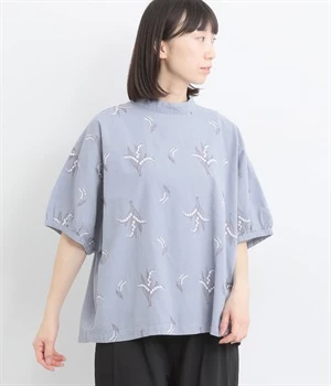 コットン平織　総柄刺繍　ワイドスリーブプルオーバー(ラベンダーブルー-ONESIZE)