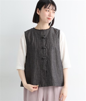 【tukuroi by SUN VALLEY】コットンリネン　チャイナ釦ベスト(シャンブレークロ×キナリ-ONESIZE)
