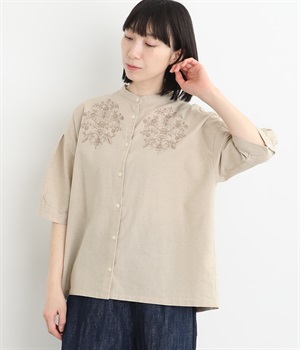 【tukuroi by SUN VALLEY】コットンリネン平織　モチーフ刺繍6分袖ブラウス(キナリ-ONESIZE)