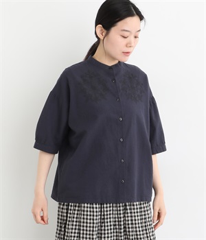 【tukuroi by SUN VALLEY】コットンリネン平織　モチーフ刺繍6分袖ブラウス(ネイビー-ONESIZE)