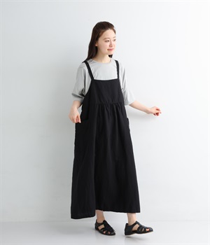 【tukuroi by SUN VALLEY】コットンリネン　ジャンパースカート(クロ-ONESIZE)