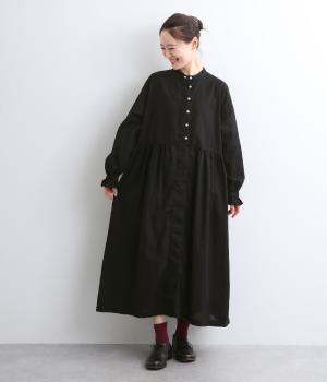 【tukuroi by SUN VALLEY】コットンリネン平織日本製品染　ギャザーワンピース(クロ-F)