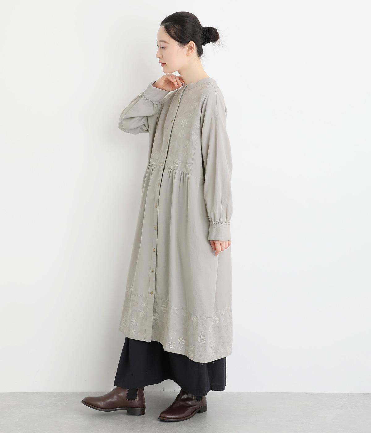 【tukuroi by SUN VALLEY】コットンリネンツイルボタニカル刺繍前後2wayワンピース(アンティークグレー-F)