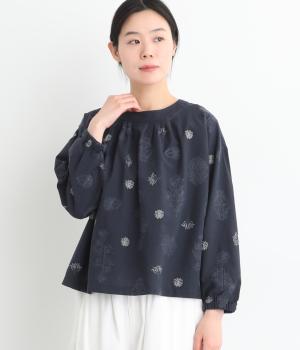 【tukuroi by SUN VALLEY】32×21コットンリネン平織総柄刺繍ブラウス(ネイビー-F)