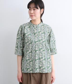 コットン平織 総柄プリント　バンドカラーブラウス