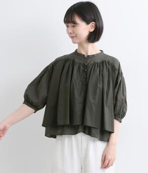【tukuroi by SUN VALLEY】コットンリネン平織　日本製品染　ギャザーブラウス(チャコール-F)