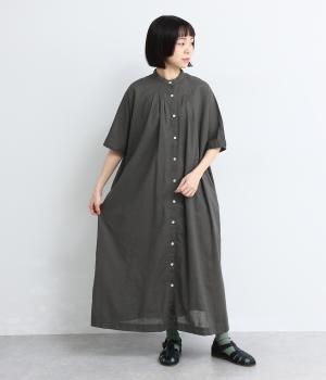 【tukuroi by SUN VALLEY】コットンリネン平織　日本製品染　タックフレアワンピース(チャコール-F)