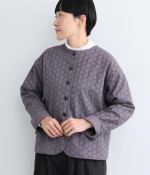 【tukuroi by SUN VALLEY】レーヨン混コットンリネン平織総柄刺繍ノーカラージャケット（グレー・M）
