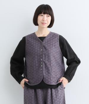 【tukuroi by SUN VALLEY】レーヨン混コットンリネン平織総柄刺繍ベスト（グレー・M）