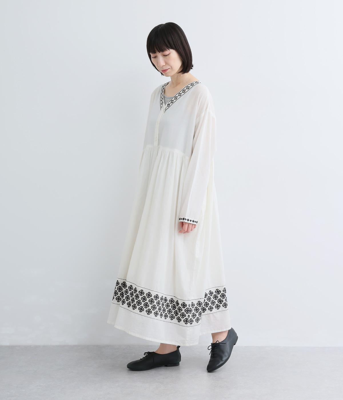 フラワークリスタル刺繍ワンピース｜tene.（テネ）の商品詳細