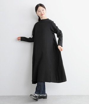 サイドプリーツワンピース(ブラック-ONESIZE)