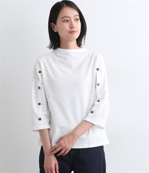 袖ボタンランダムピンタックカットソー(ホワイト-ONESIZE)