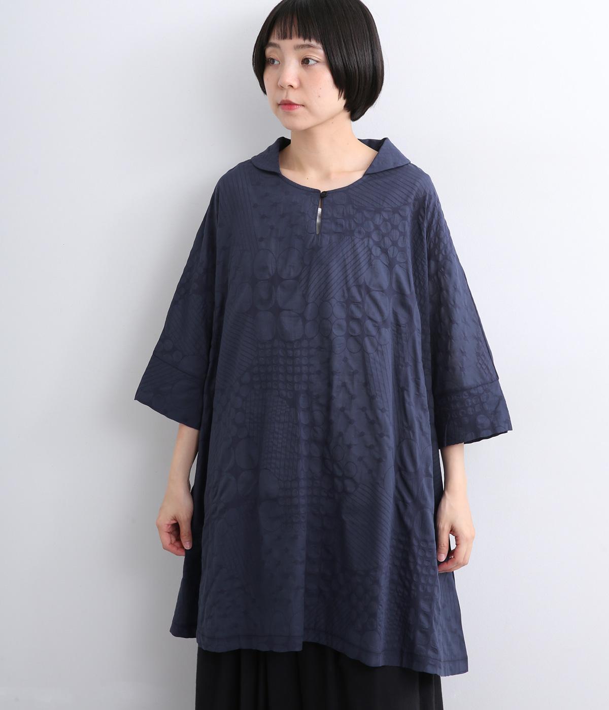 コットン襟付きキーネック塩縮チュニックブラウス｜koibitomisaki