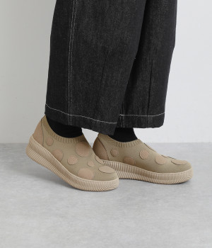 ドット　スリッポンスニーカー(ライトベージュ-L)