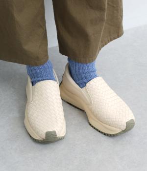 メッシュ編みスニーカー