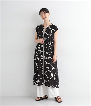 シルエットフラワーAラインワンピース(ブラック-ONESIZE)