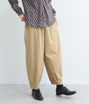 裾タックカーブパンツ(ベージュ-F)