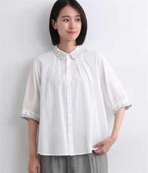 コットンローンワッシャーフラワーヘミング刺繍シャツブラウス(オフホワイト-ONESIZE)