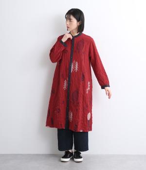SUPER HAKKA×保坂優子 先染めコットンシャーリング｢森と暮らす｣刺繍シャツワンピース(レッド-F)