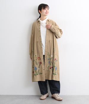 ソフトコーデュロイスタンディングフラワー刺繍シャツワンピース(前開き)(ベージュ-F)