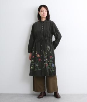 ソフトコーデュロイスタンディングフラワー刺繍シャツワンピース(前開き)(チャコール-F)