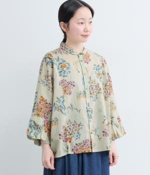 80ローンルシオール加工ブーケとリスプリントブラウス