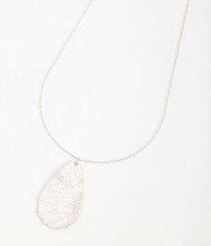 しずくテクスチャーネックレス