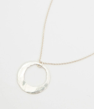オーバルテクスチャーネックレス
