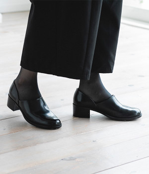 ヒールアップ　スポックシューズ