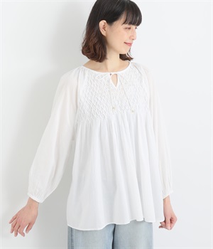 キャンブリックボイルスモッキングプルオーバー(オフホワイト-ONESIZE)