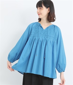 キャンブリックボイルスモッキングプルオーバー(ブルー-ONESIZE)