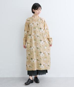 プリント　ギャザーヘンリーワンピース