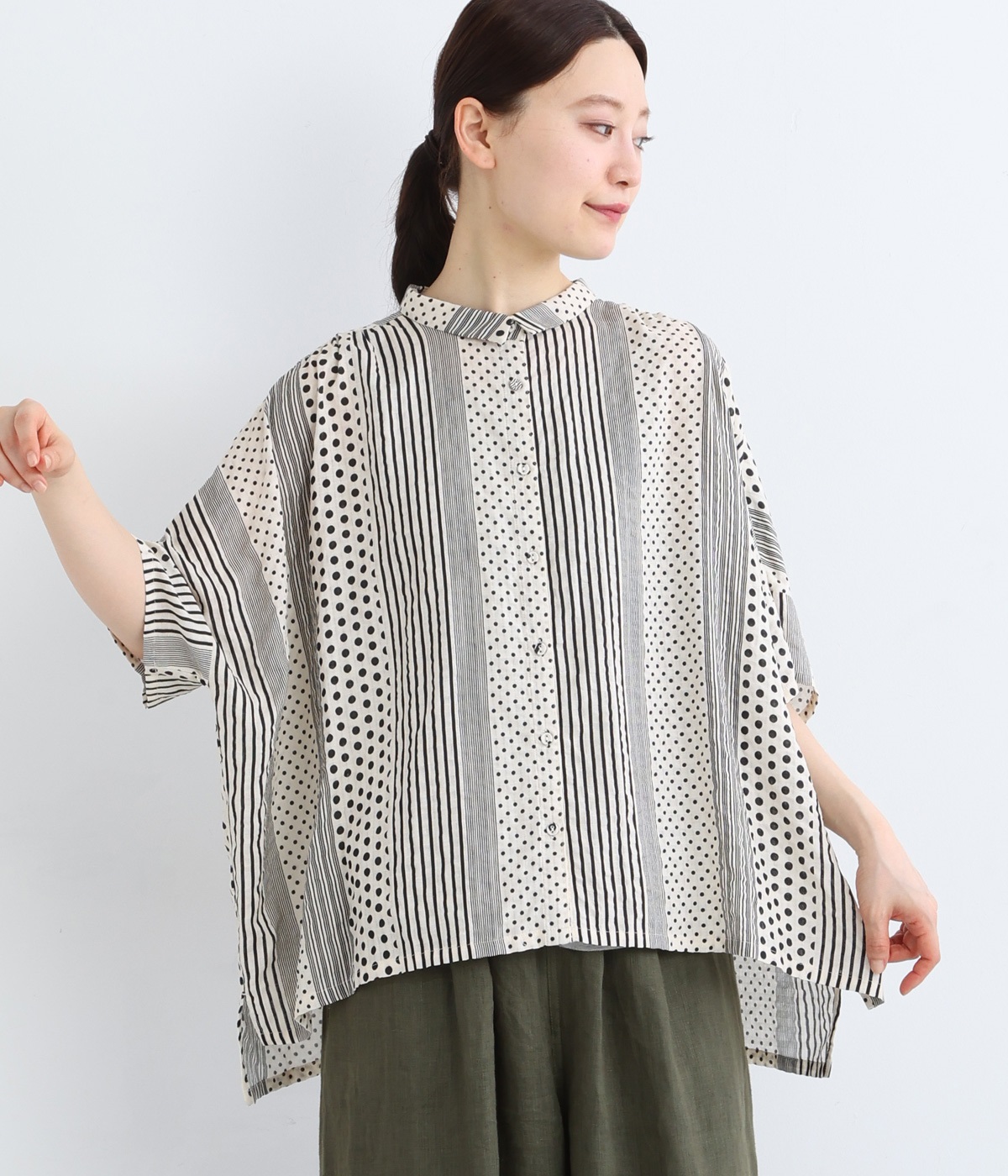 別注｜パッチワークプリント　ふんわりちび襟ブラウス(ベージュ-ONESIZE)