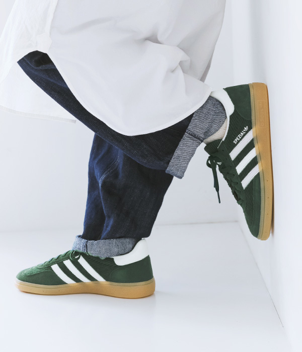 HANDBALL SPEZIAL W(ミネラルグリーン/オフホワイト/ガム-230)