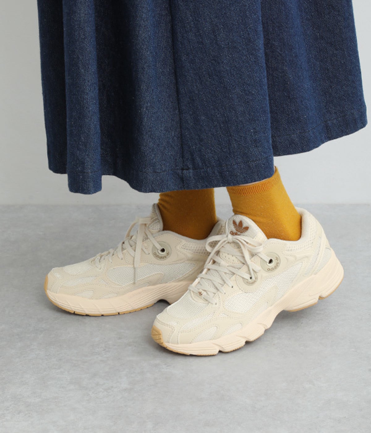 adidas ASTIR W(ワンダーホワイト/ワンダーホワイト/ガム-235)