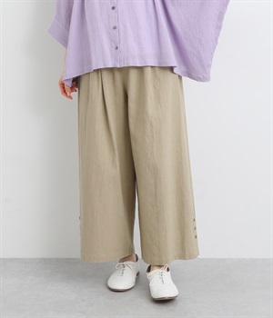 リネンコットンシーチング裾ボタン付スリットパンツ(ベージュ-ONESIZE)