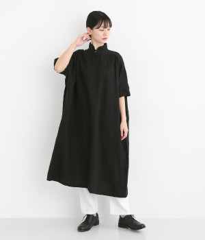 フレンチリネンメロウキャンバスリラクシングワッシャースタンド襟ワンピース(ブラック-ONESIZE)