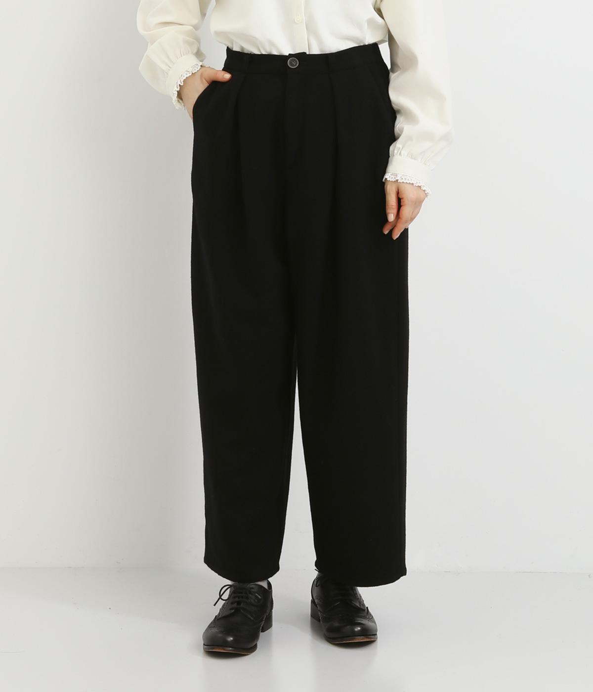 コットンウールカルゼ前タック後ろバックル付きパンツ(ブラック-F)
