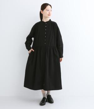 オーガニックコットンリネンシャンブレークラフトワッシャー後ヨーク袖ハシゴレース使いワンピース(ブラック-F)